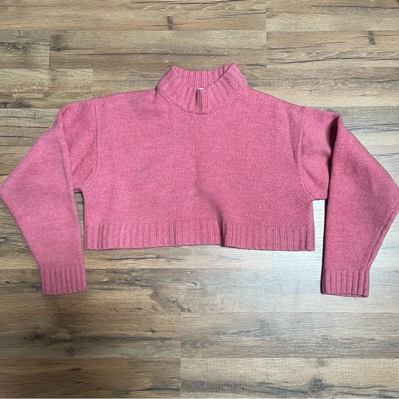 Aritzia Wilfred Free Harper cropped rose pink sweater 100% merino wool mock neck - Picture 1 of 8